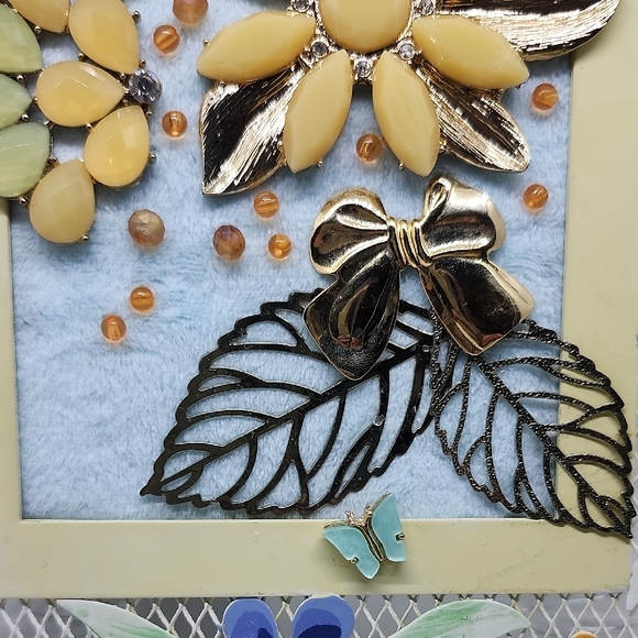 Floral Mixed Media Jewerly Art - Picture 7 of 11